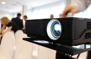 โปรเจคเตอร์ DLP vs LCD ต่างกันอย่างไร